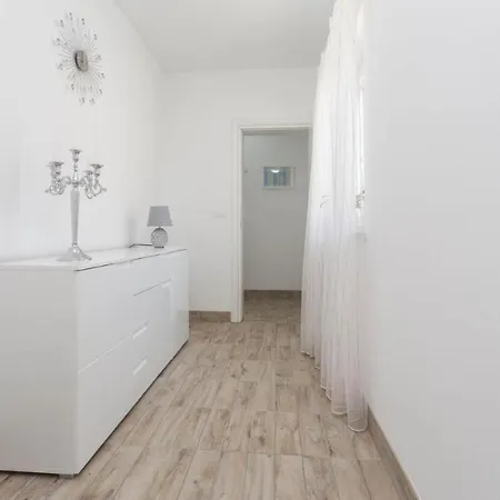 Edi Premium White * Funtana